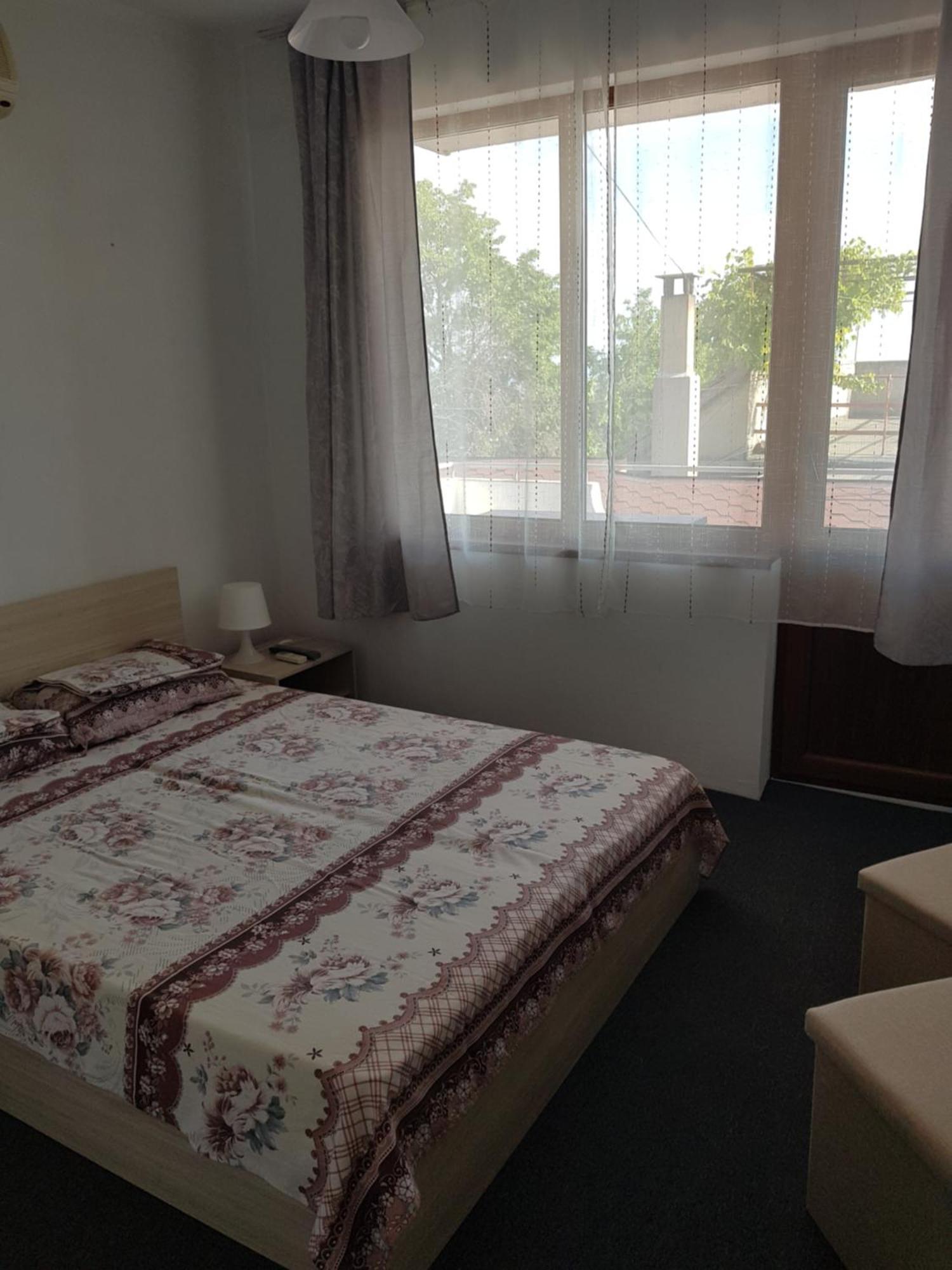 Guest Rooms Radost Balchik Eksteriør billede