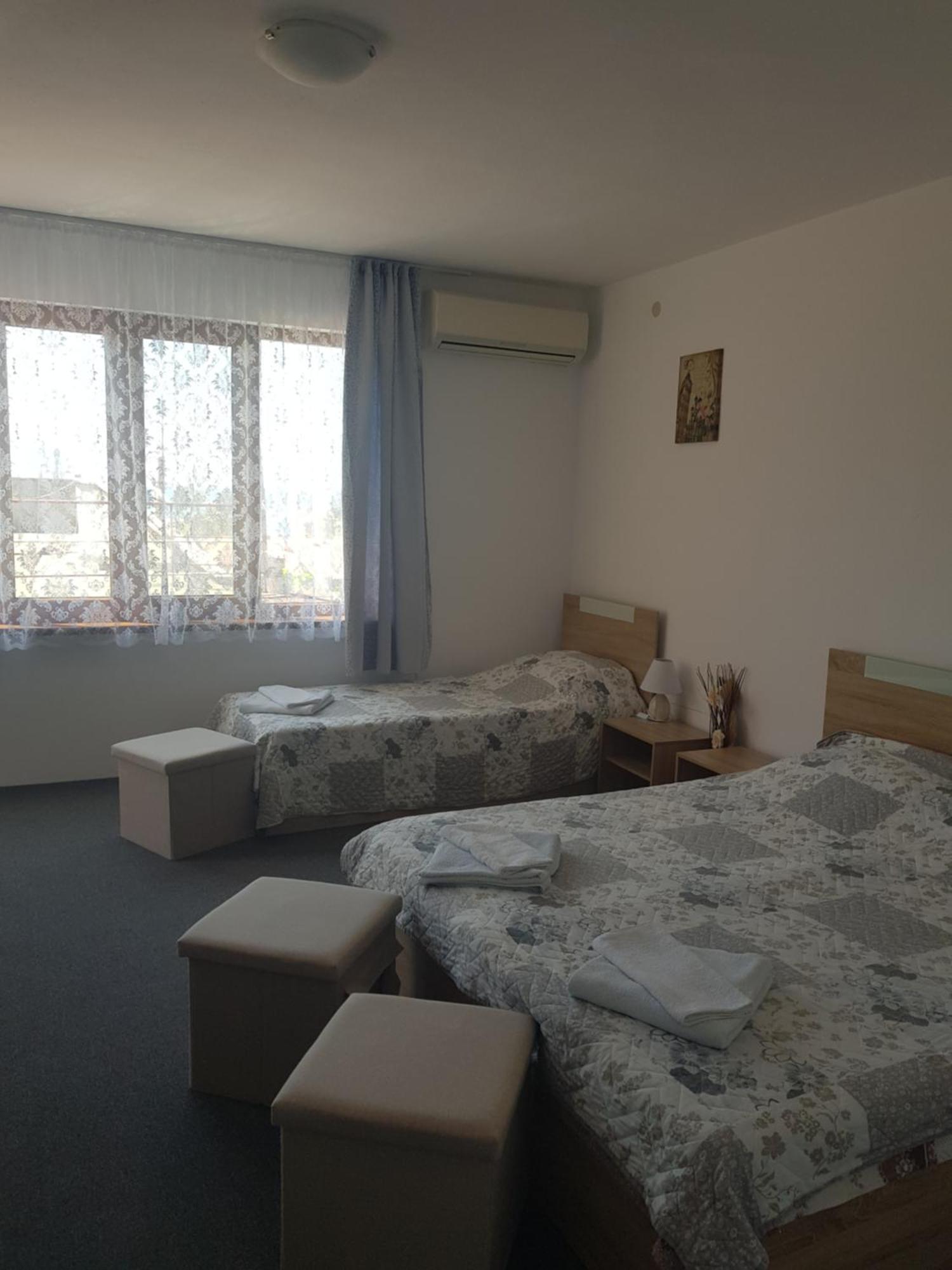 Guest Rooms Radost Balchik Eksteriør billede
