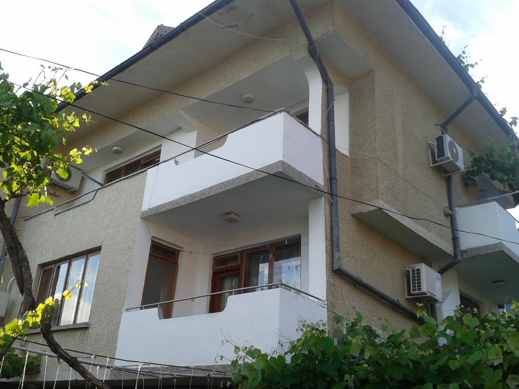 Guest Rooms Radost Balchik Eksteriør billede